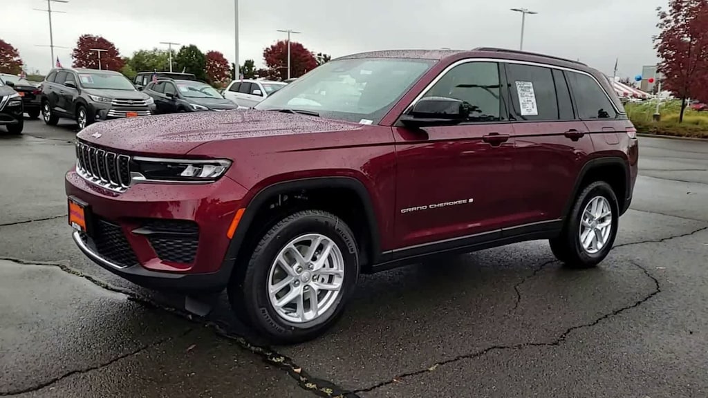 New 2025 Jeep Grand Cherokee LAREDO X 4X4 Sport Utility