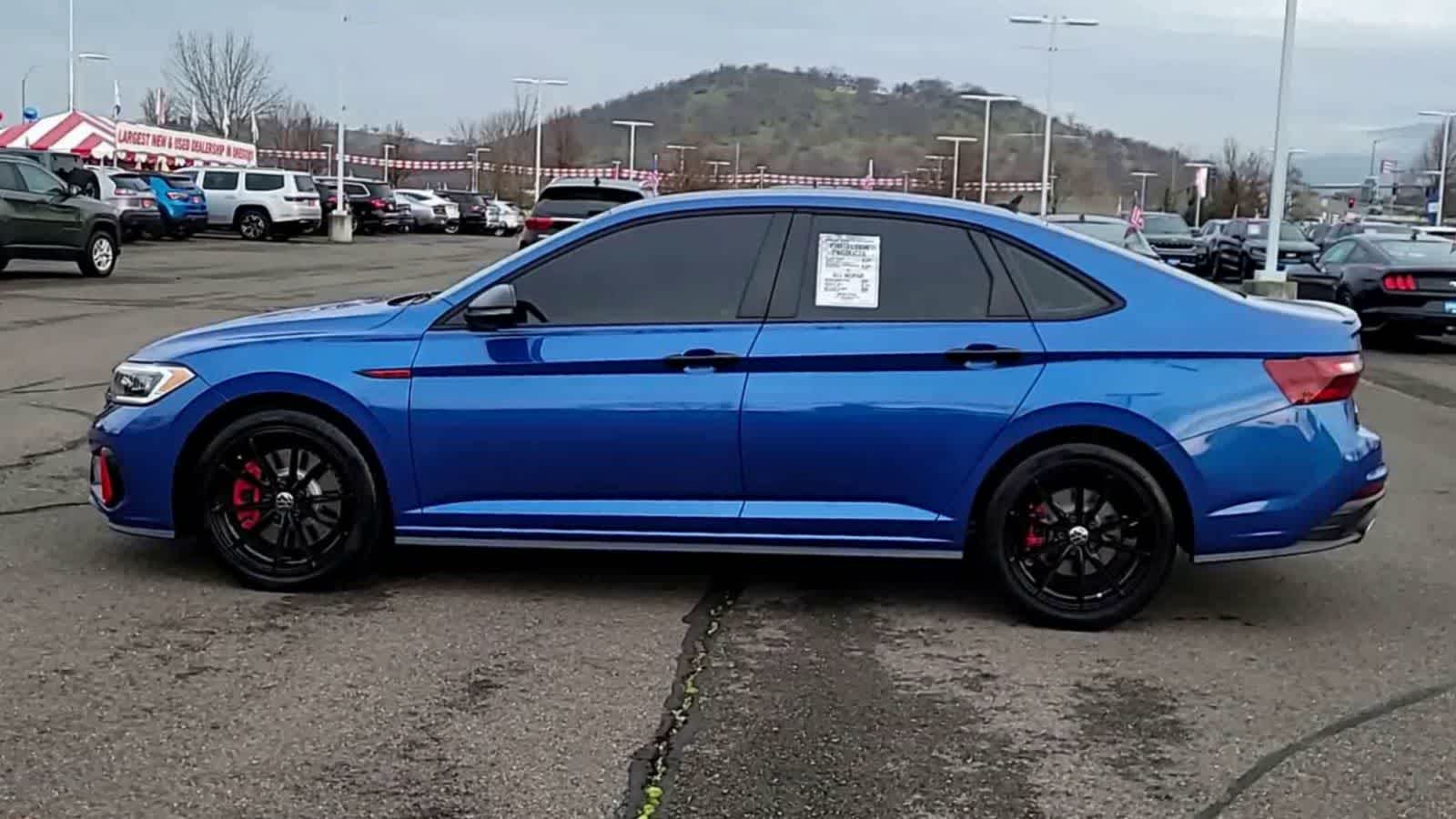 Thumbnail: 2024 Volkswagen Jetta - 5