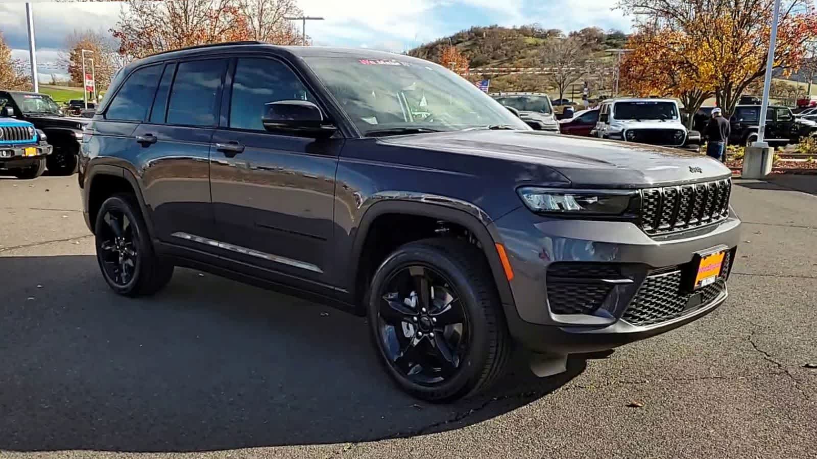 Thumbnail: 2025 Jeep Grand Cherokee - 2