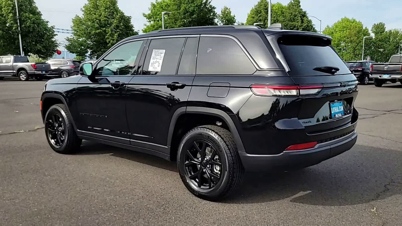 Thumbnail: 2026 Jeep Grand Cherokee - 6