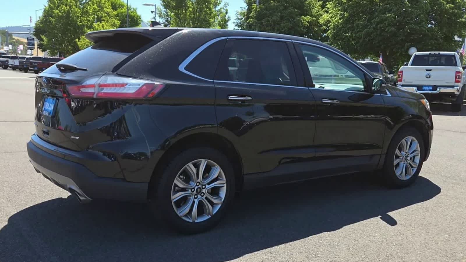 Thumbnail: 2023 Ford Edge - 8