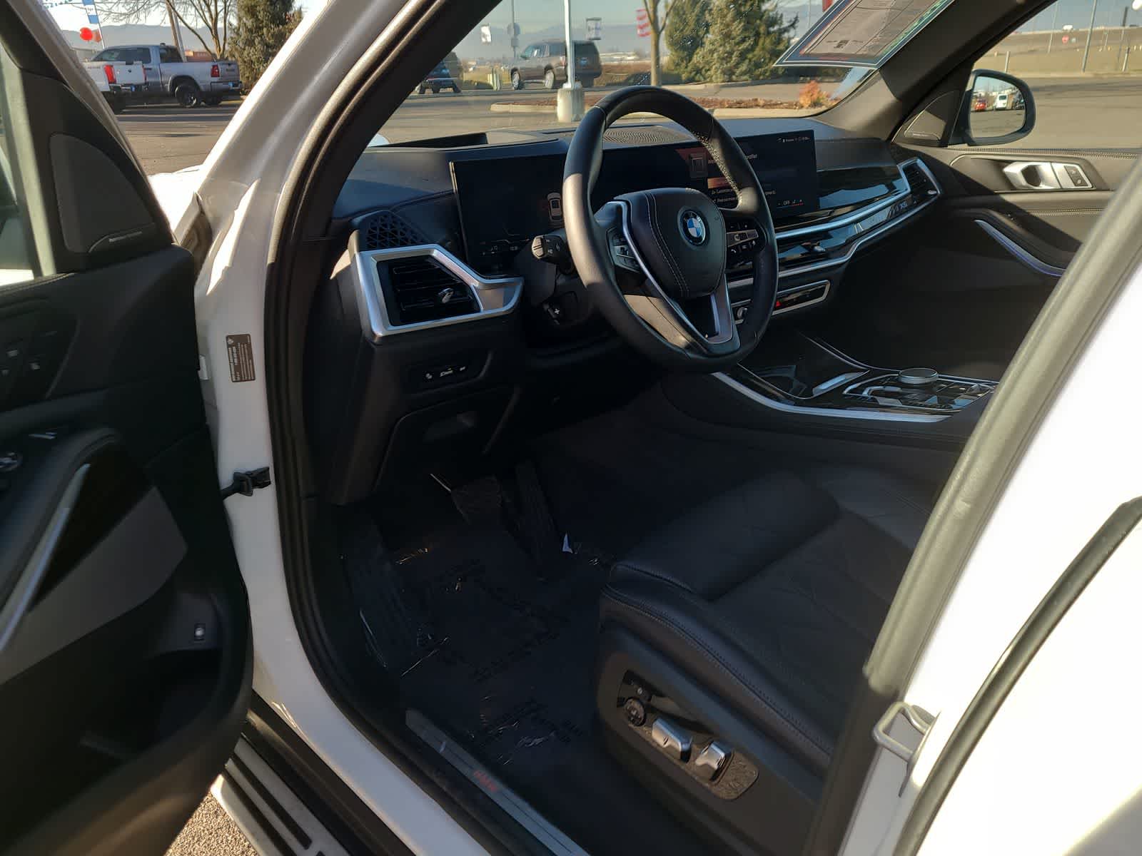 Thumbnail: 2024 BMW X5 - 10