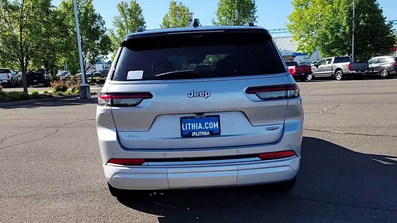Thumbnail: 2026 Jeep Grand Cherokee - 7