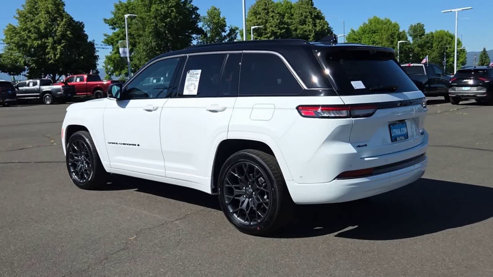 Thumbnail: 2026 Jeep Grand Cherokee - 6