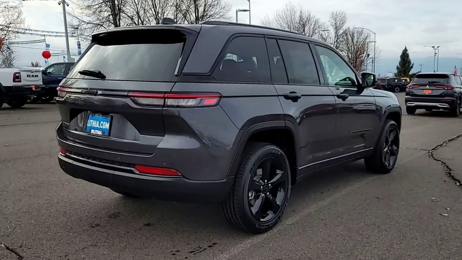 Thumbnail: 2025 Jeep Grand Cherokee - 8