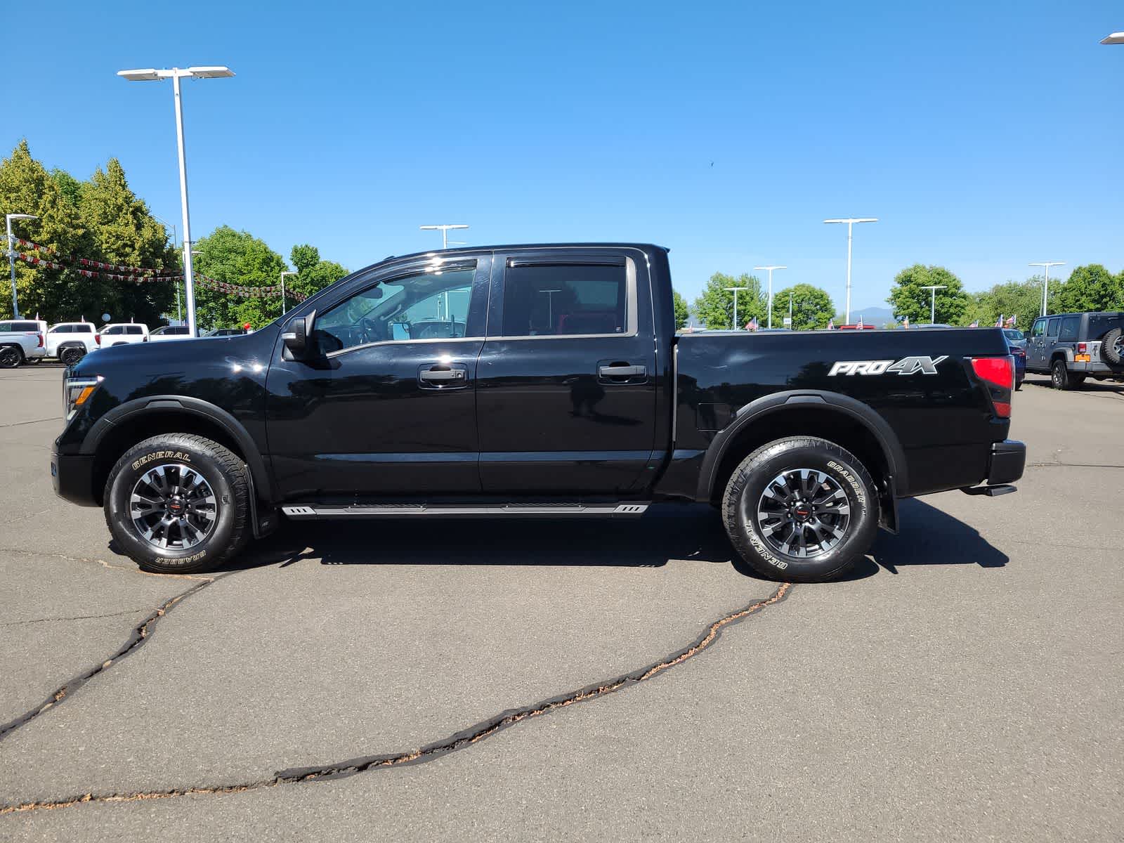 2021 Nissan Titan PRO-4X 11