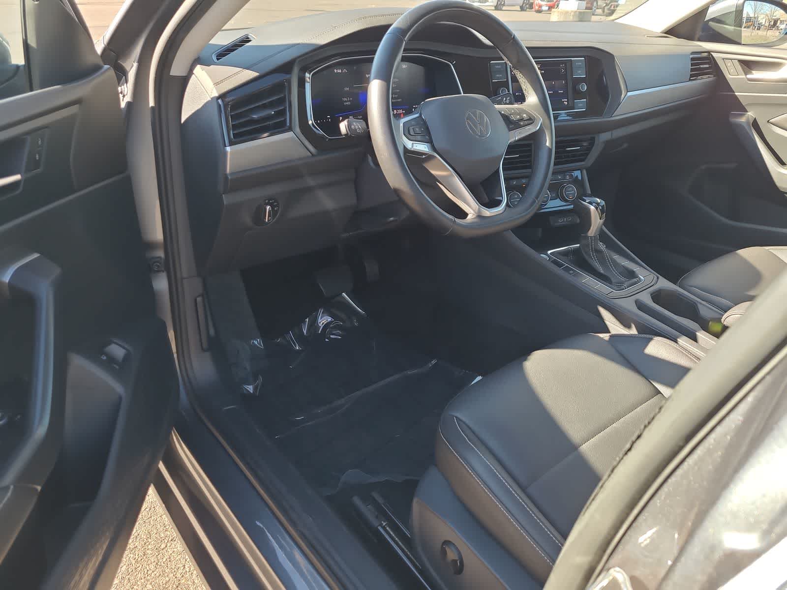 Thumbnail: 2024 Volkswagen Jetta - 10