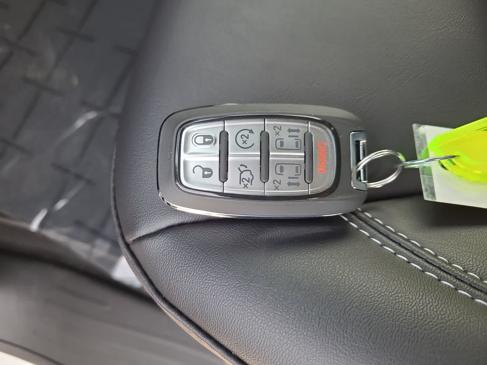 Thumbnail: 2026 Chrysler Pacifica - 28