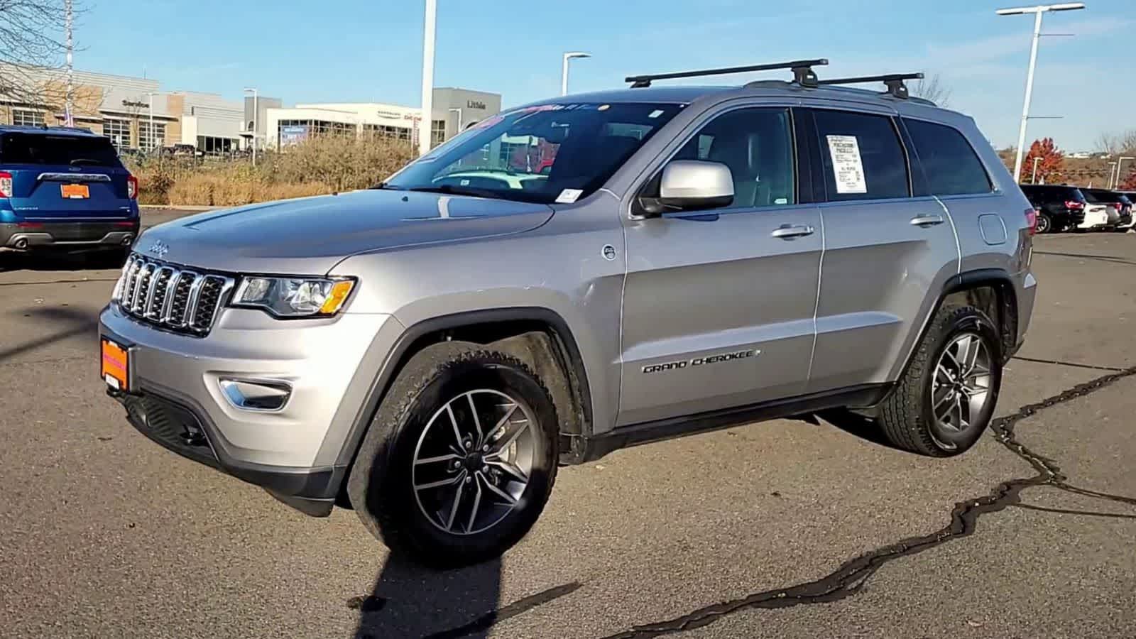 2020 Jeep Grand Cherokee Laredo photo 3