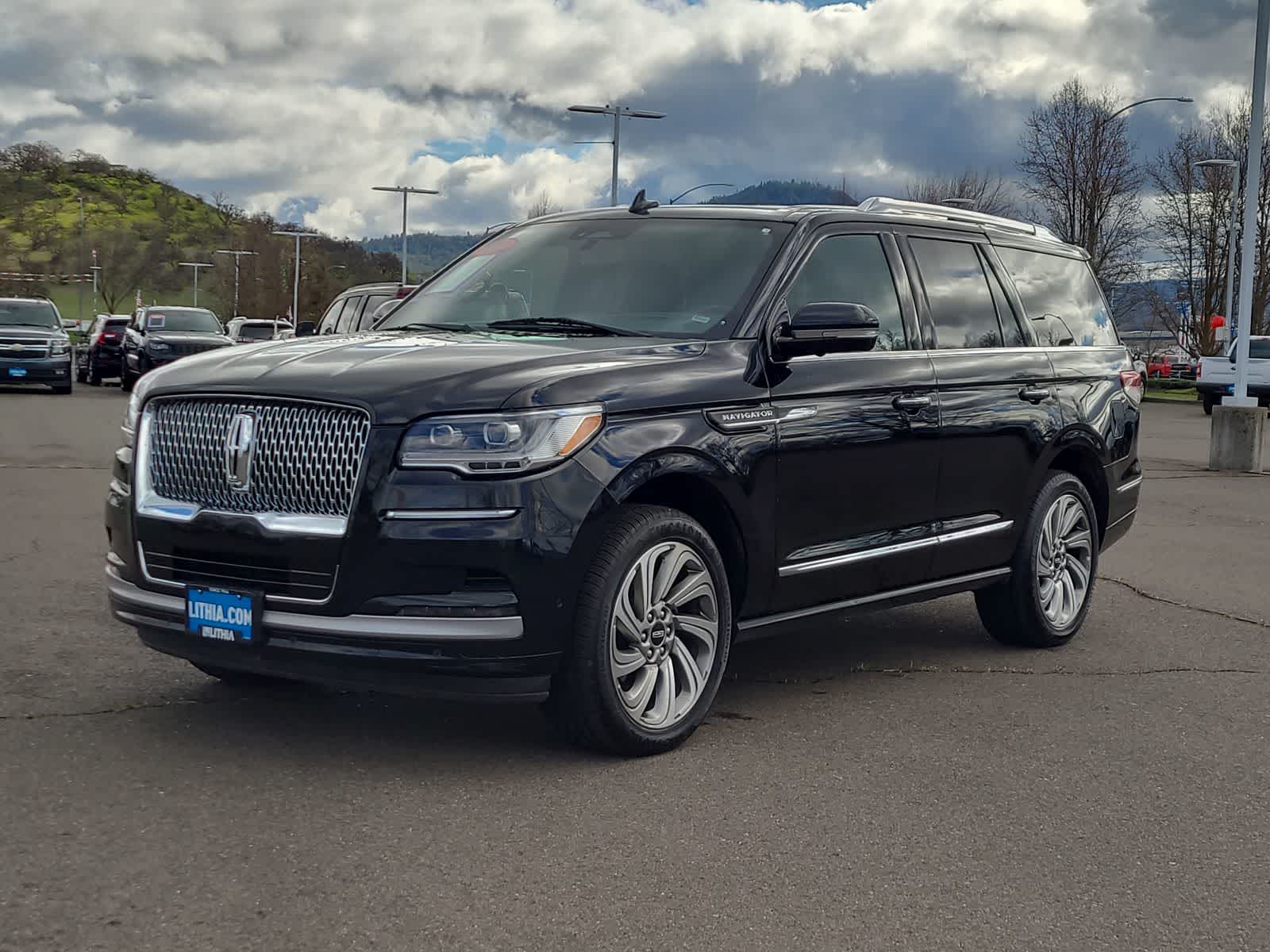 Thumbnail: 2023 Lincoln Navigator - 1