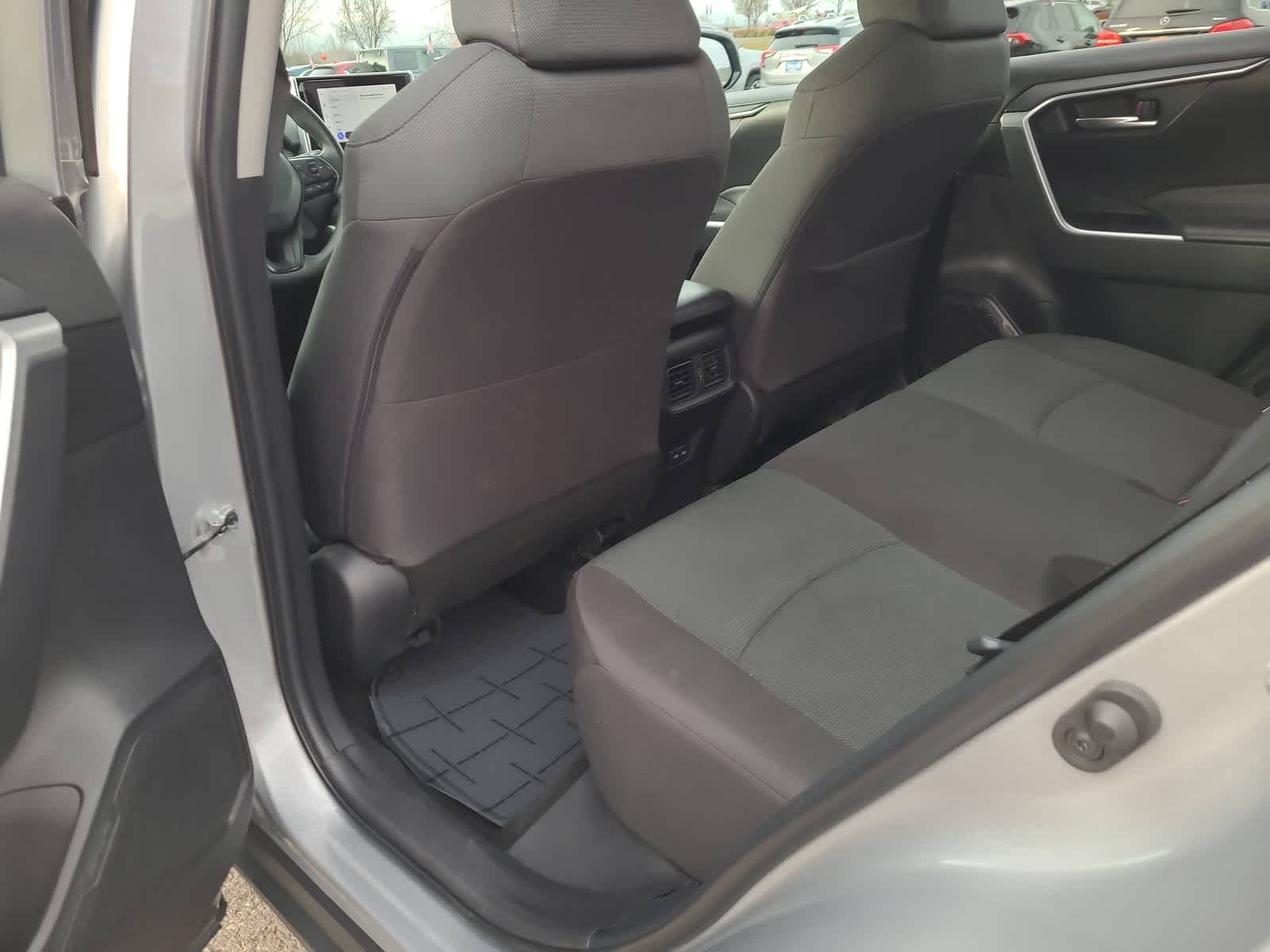 Thumbnail: 2024 Toyota RAV4 - 20