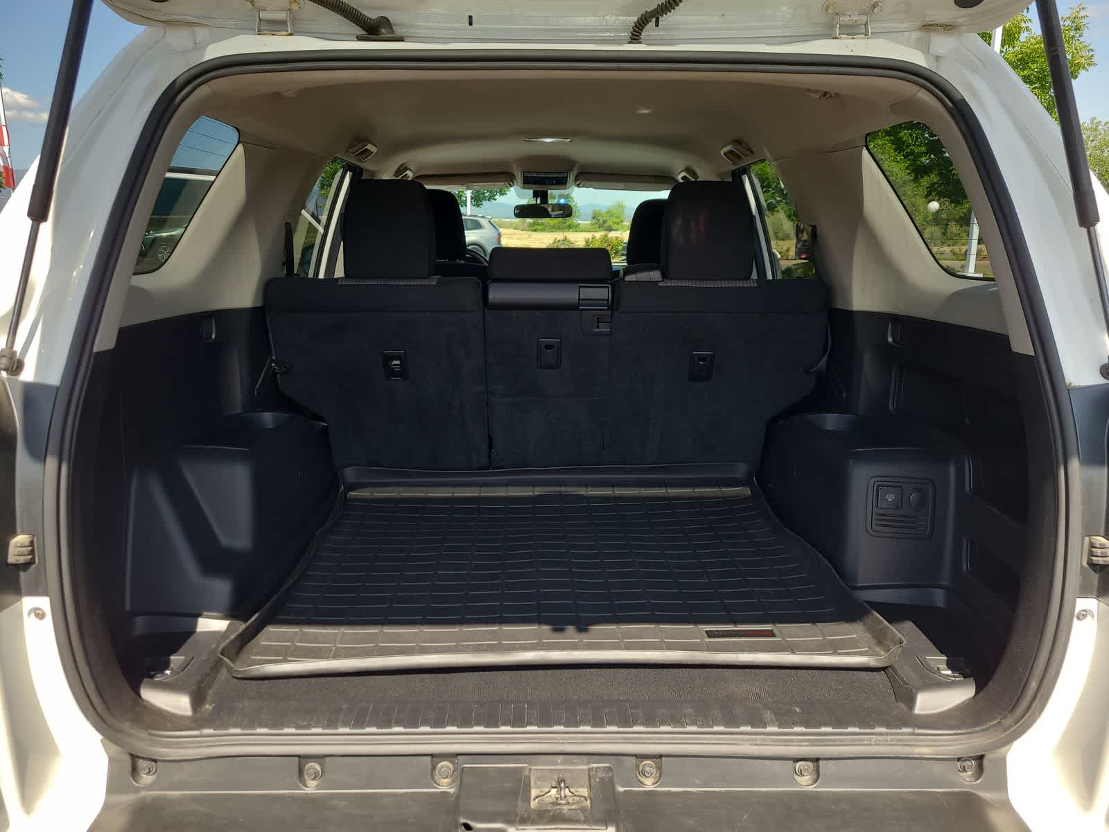 2014 Toyota 4Runner SR5 27