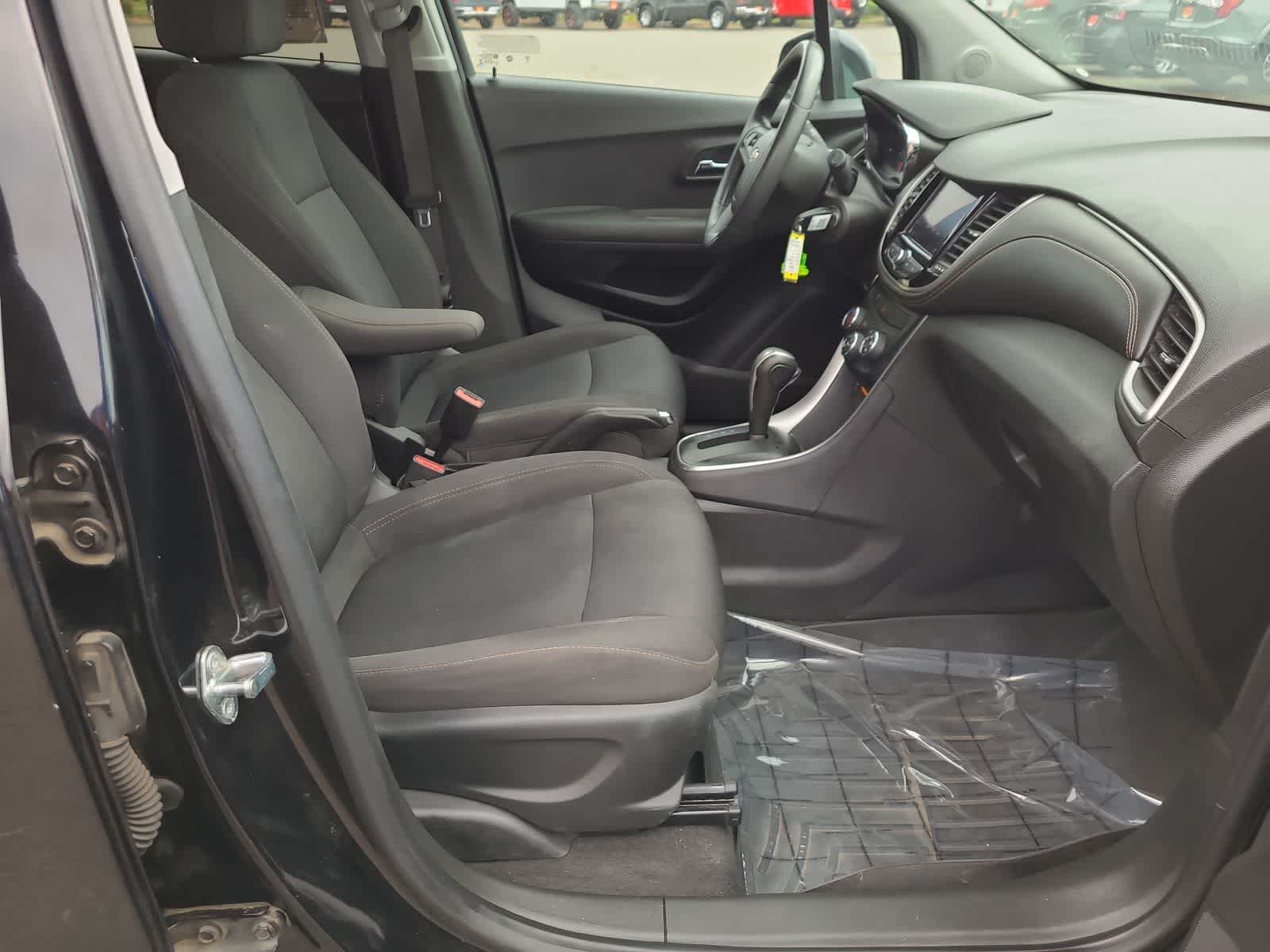Thumbnail: 2020 Chevrolet Trax - 22