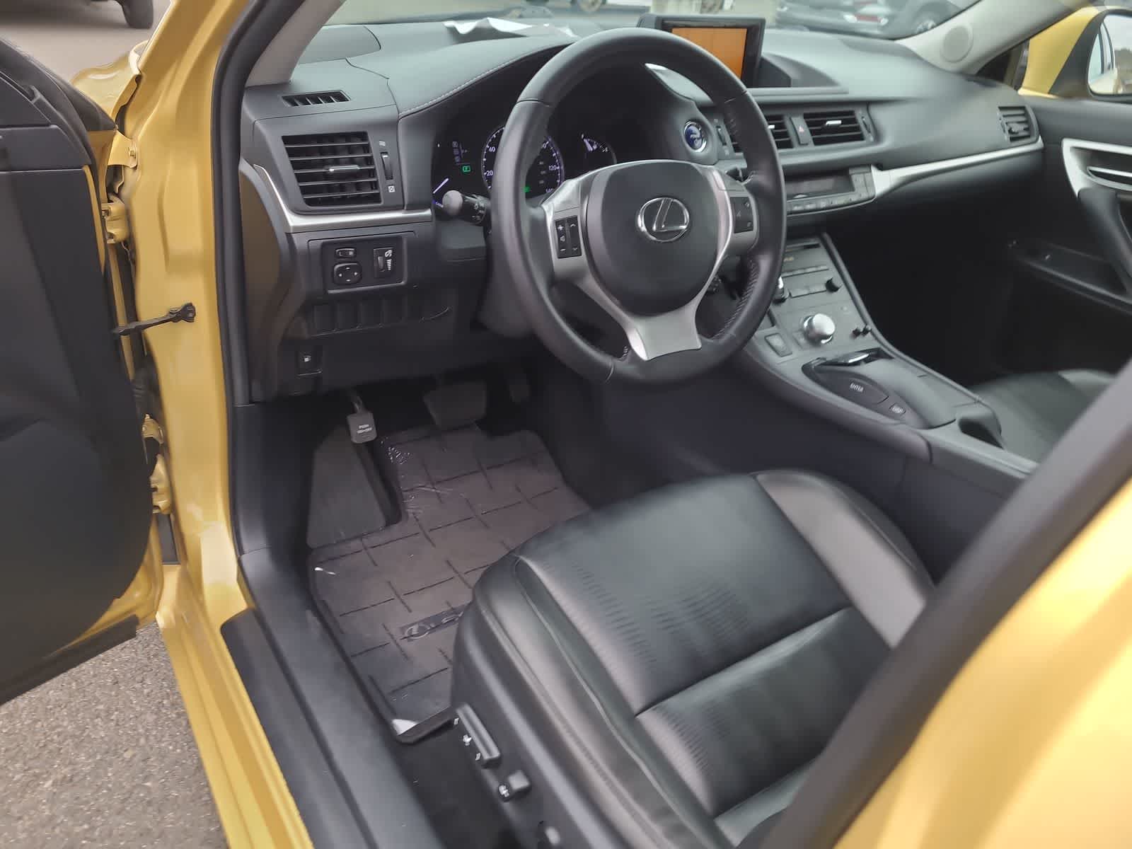 Thumbnail: 2011 Lexus CT - 10