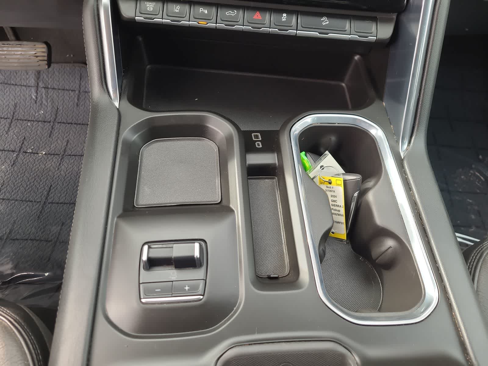 Thumbnail: 2024 GMC Sierra 3500 - 25