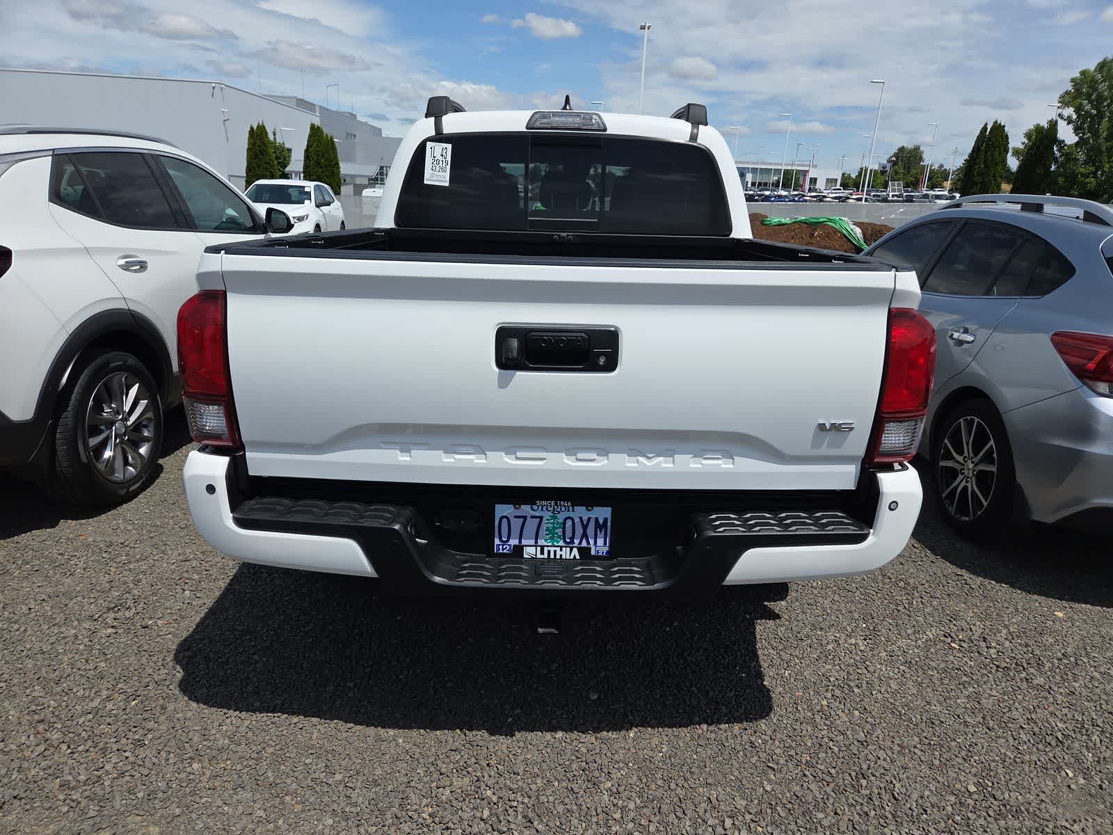 Thumbnail: 2019 Toyota Tacoma - 12