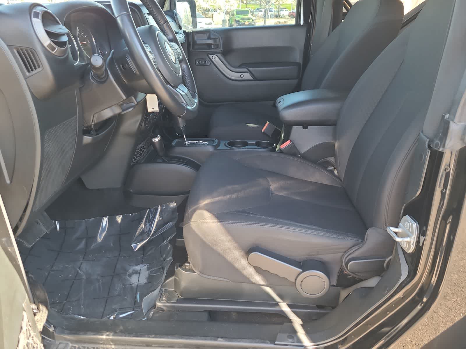 Thumbnail: 2018 Jeep Wrangler - 19