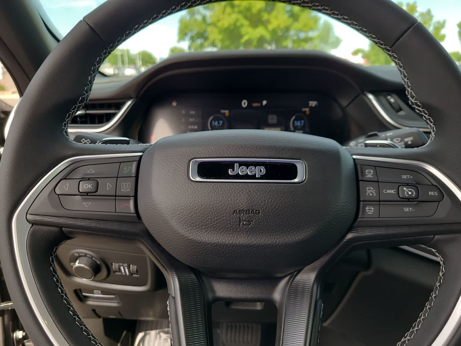 Thumbnail: 2025 Jeep Grand Cherokee - 23