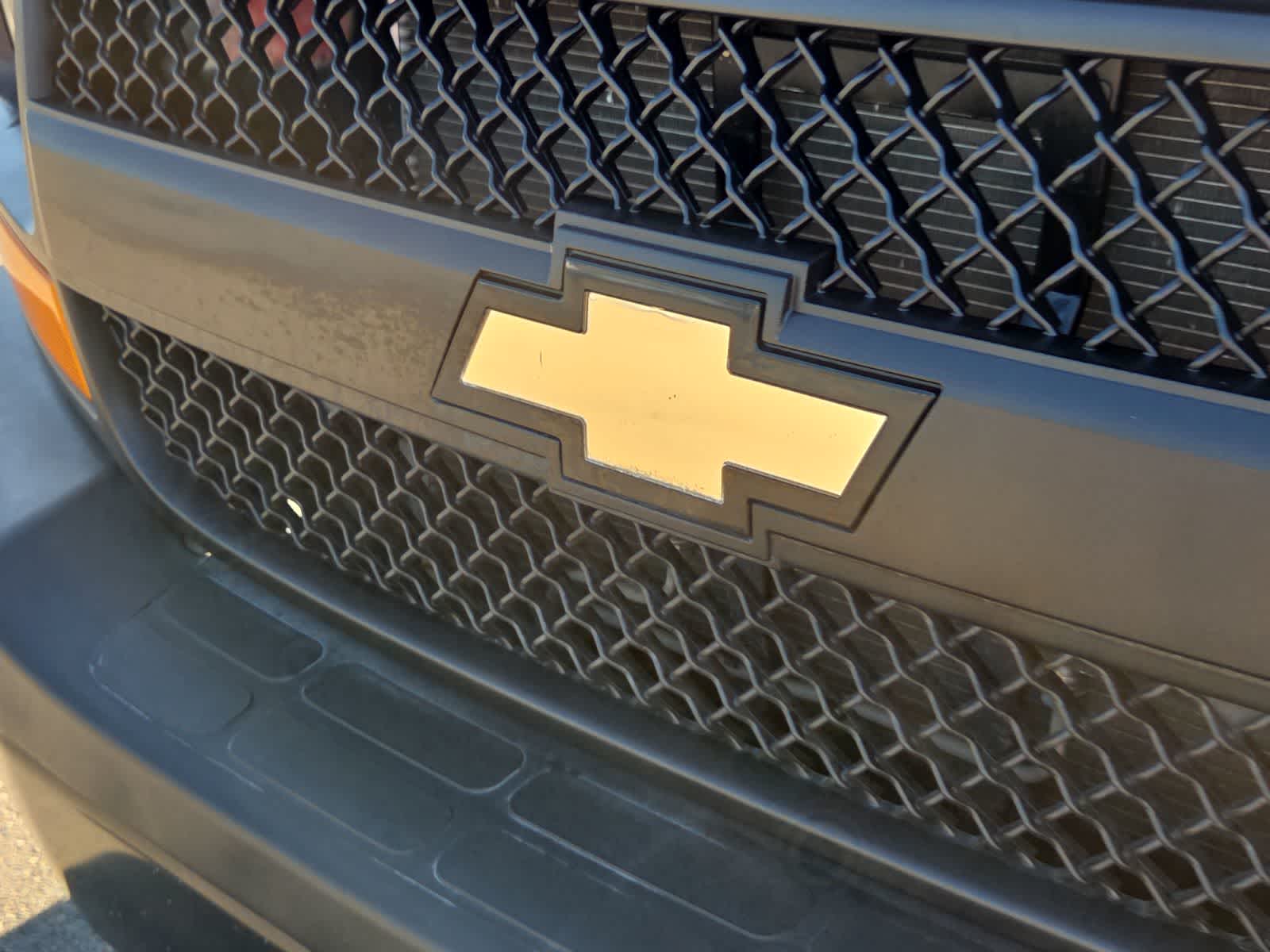 2017 Chevrolet Express Passenger LS - Photo 15