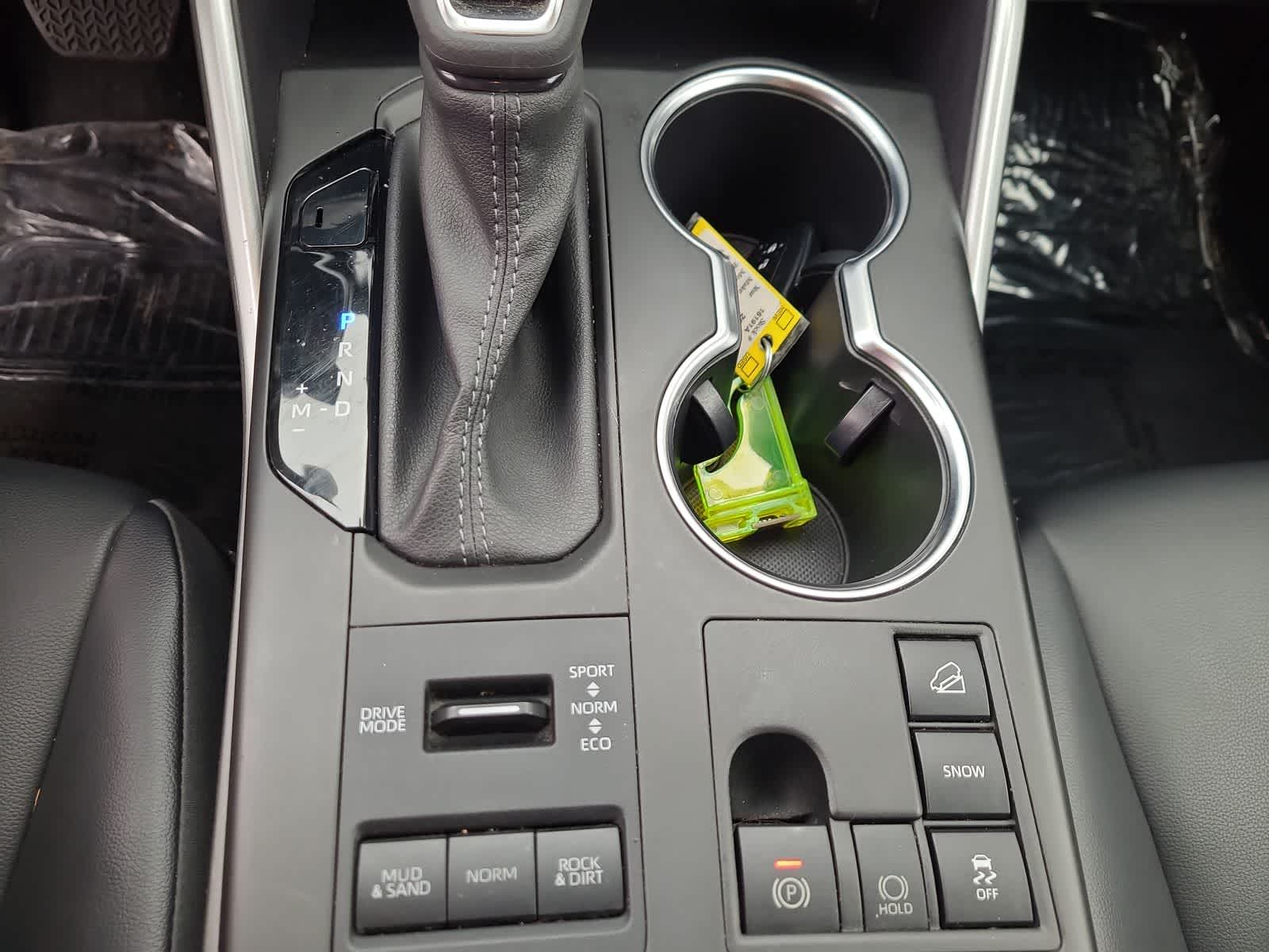 Thumbnail: 2023 Toyota Highlander - 25