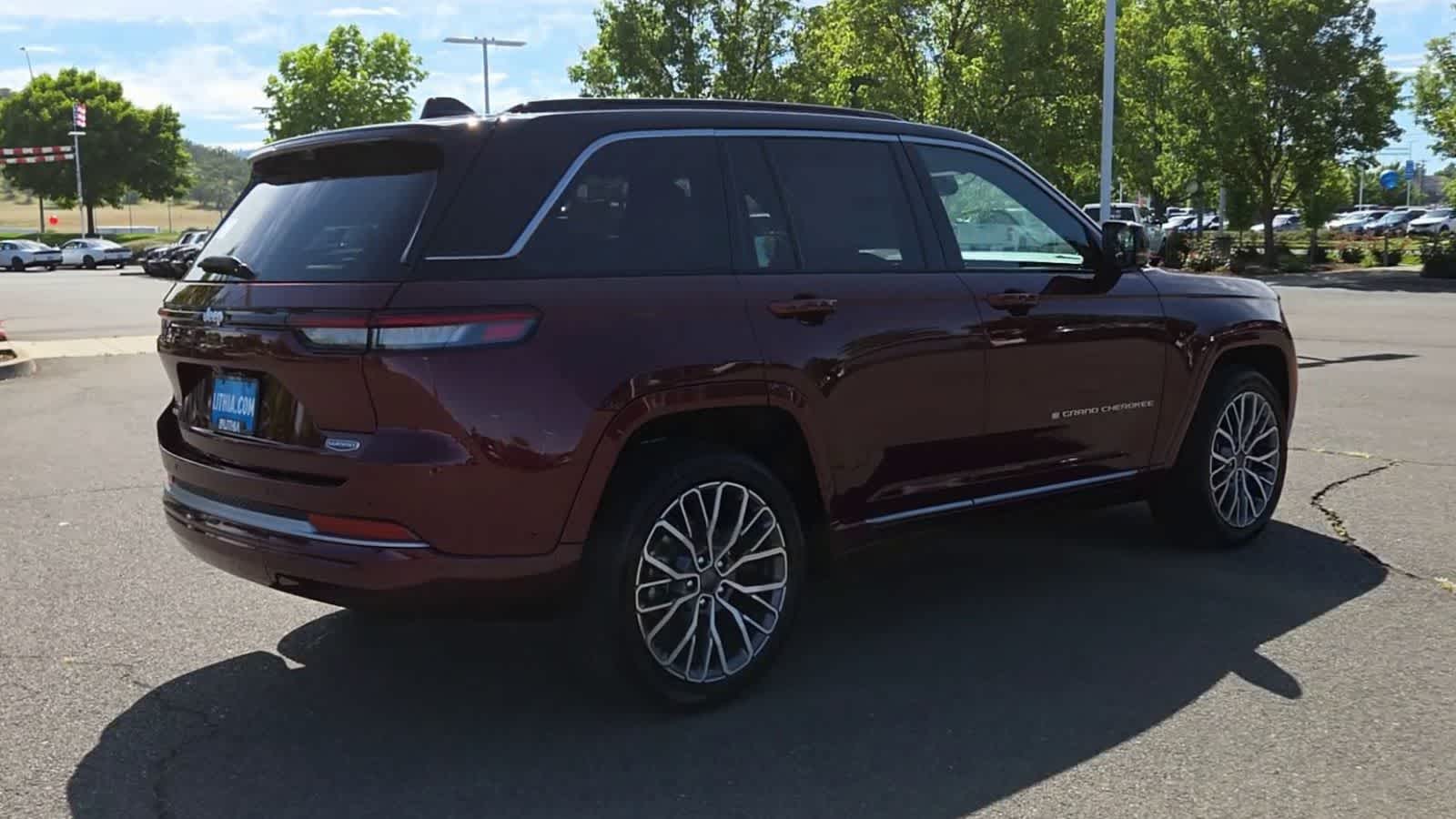 Thumbnail: 2026 Jeep Grand Cherokee - 8