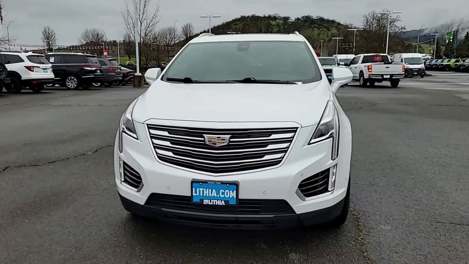 Thumbnail: 2017 Cadillac XT5 - 3