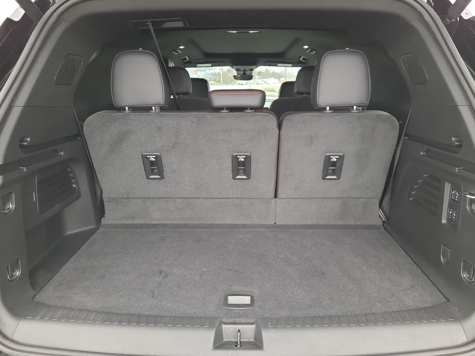 Thumbnail: 2025 Chevrolet Traverse - 27