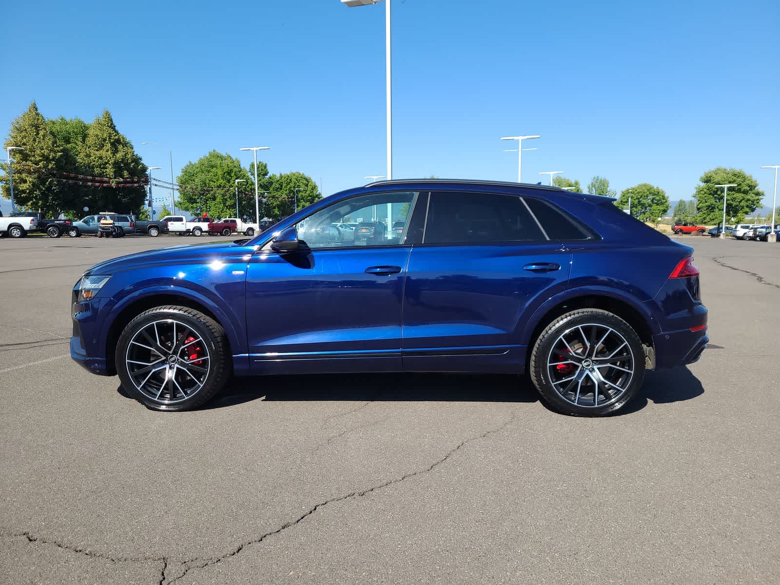 Thumbnail: 2021 Audi Q8 - 11