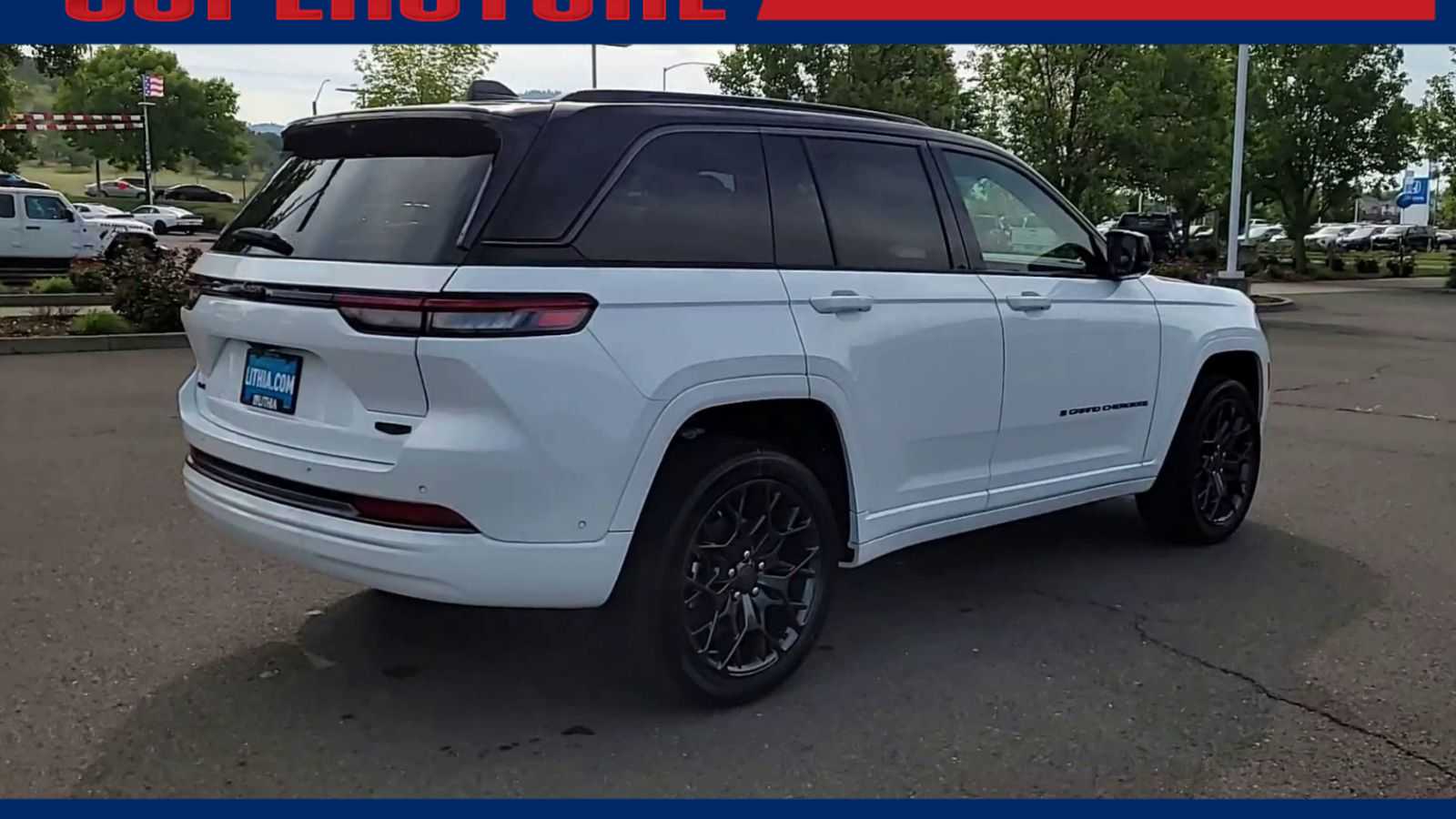 Thumbnail: 2026 Jeep Grand Cherokee - 8