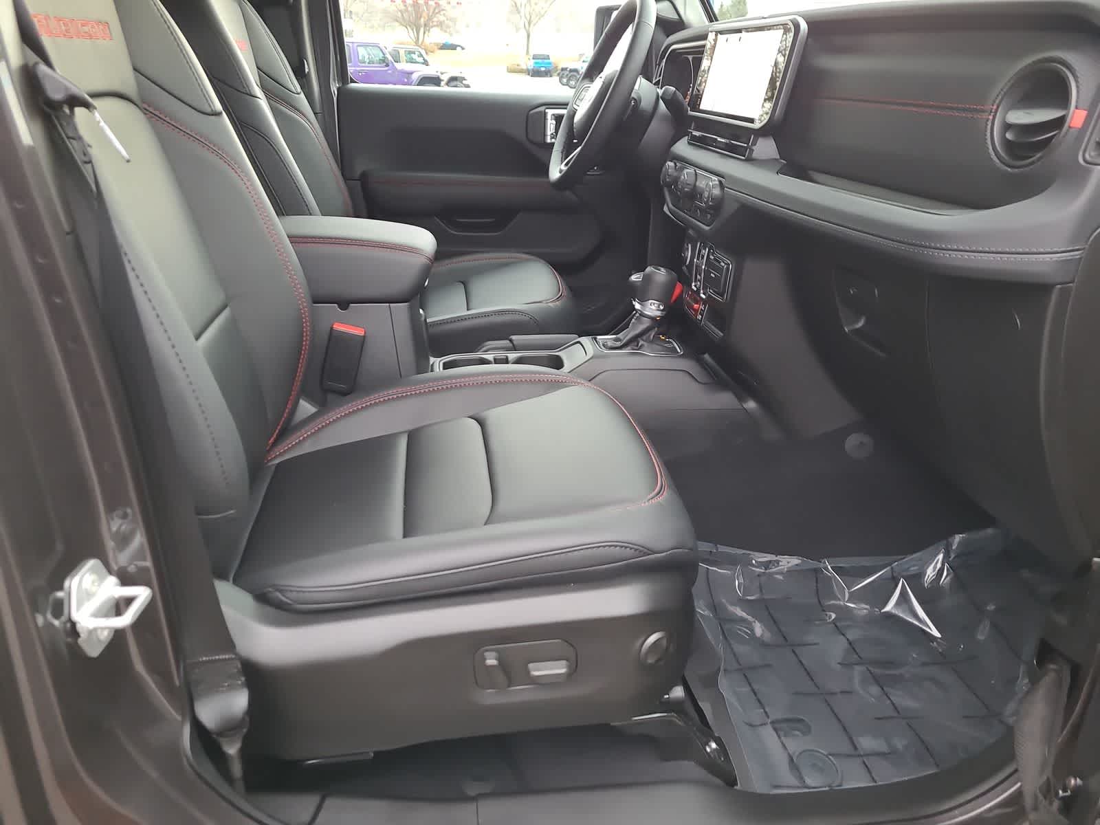 Thumbnail: 2025 Jeep Wrangler - 22