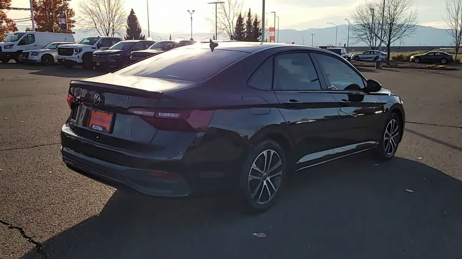 Thumbnail: 2023 Volkswagen Jetta - 8