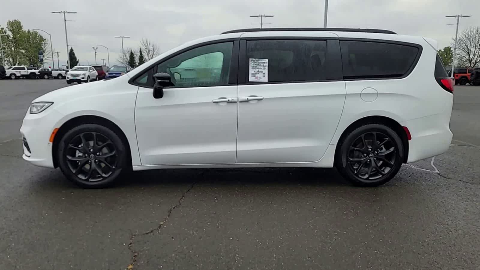 Thumbnail: 2026 Chrysler Pacifica - 5