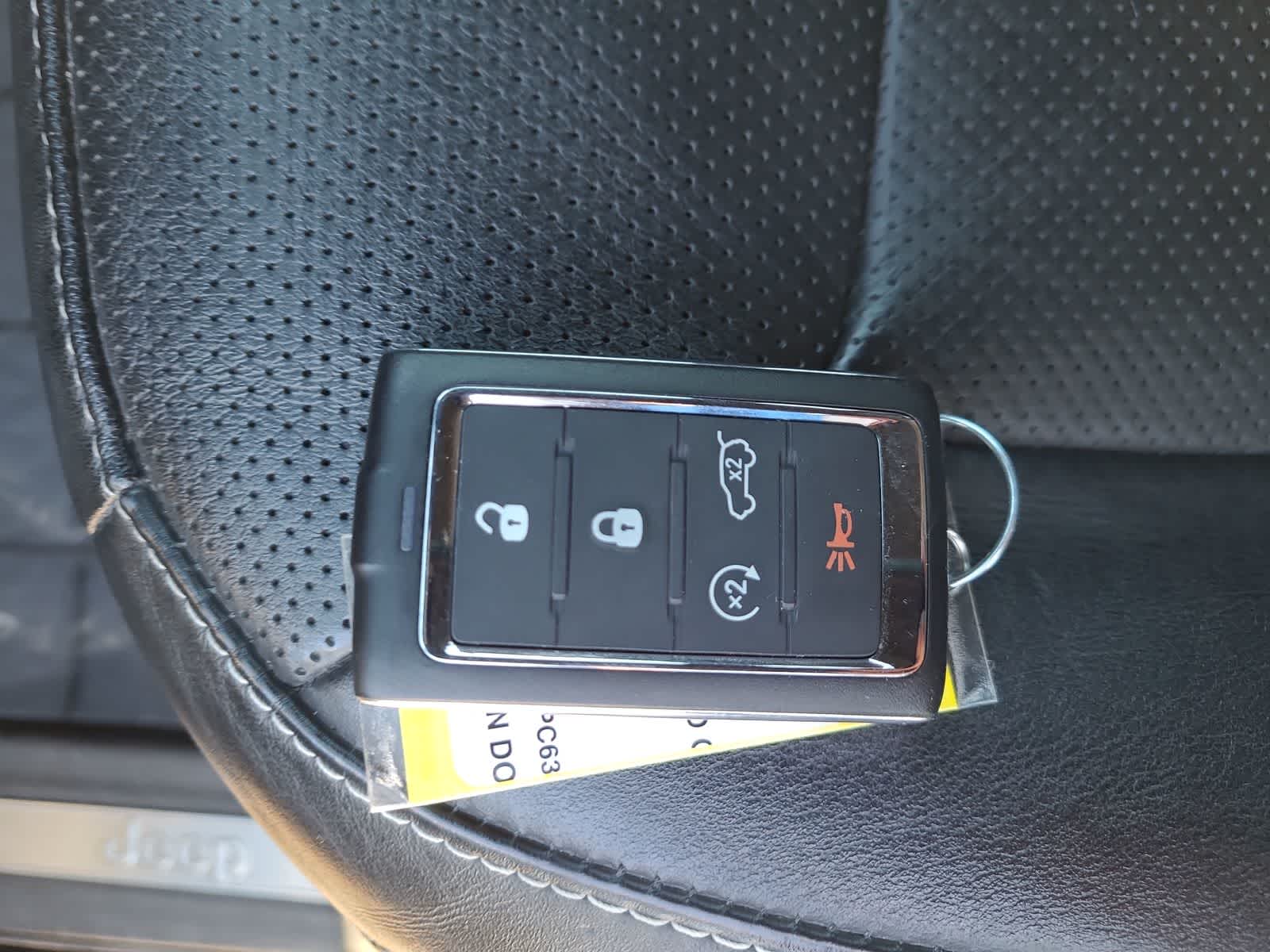 Thumbnail: 2023 Jeep Grand Cherokee - 28