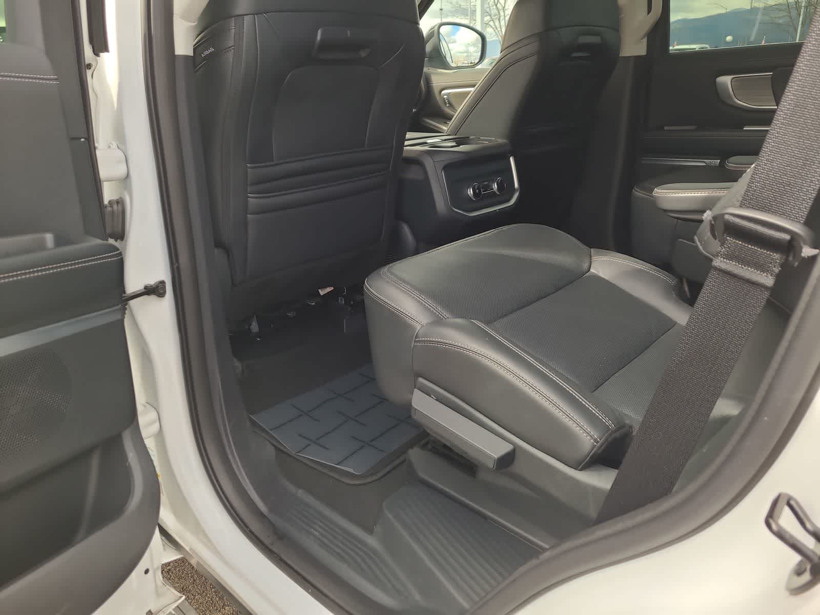 Thumbnail: 2025 Ford Expedition - 21