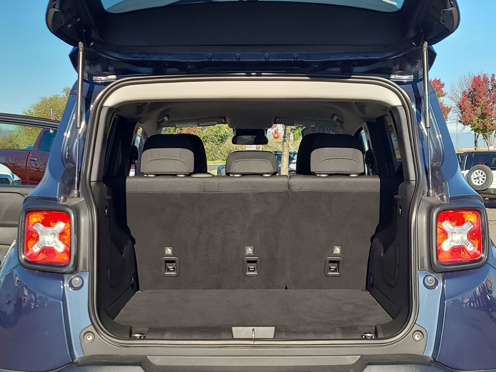 Thumbnail: 2020 Jeep Renegade - 27