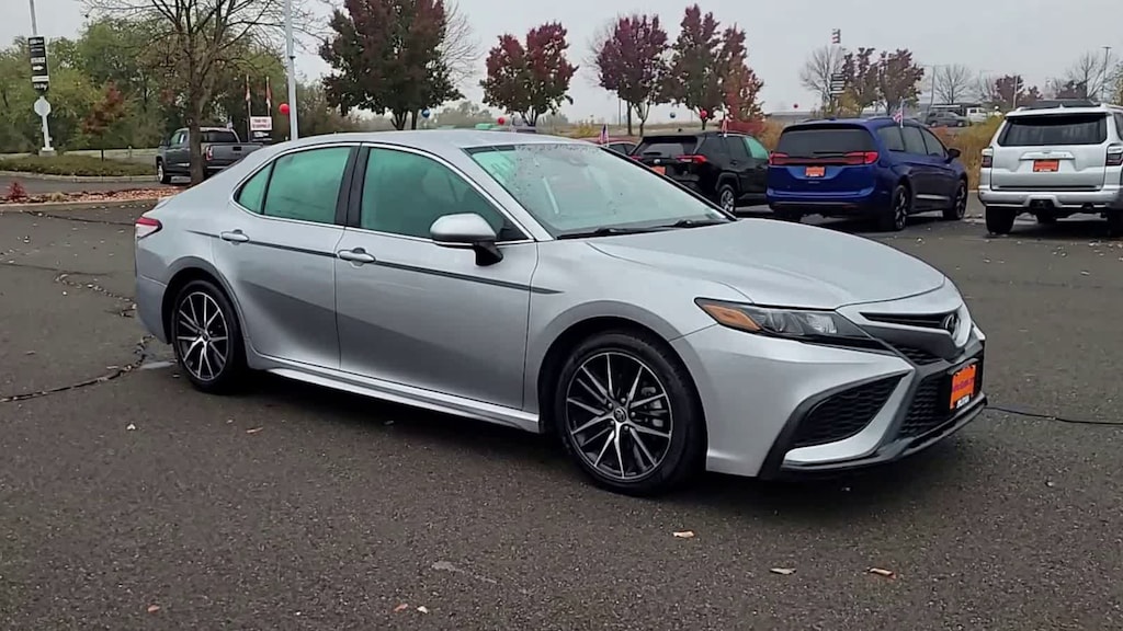 Used 2022 Toyota Camry SE Sedan