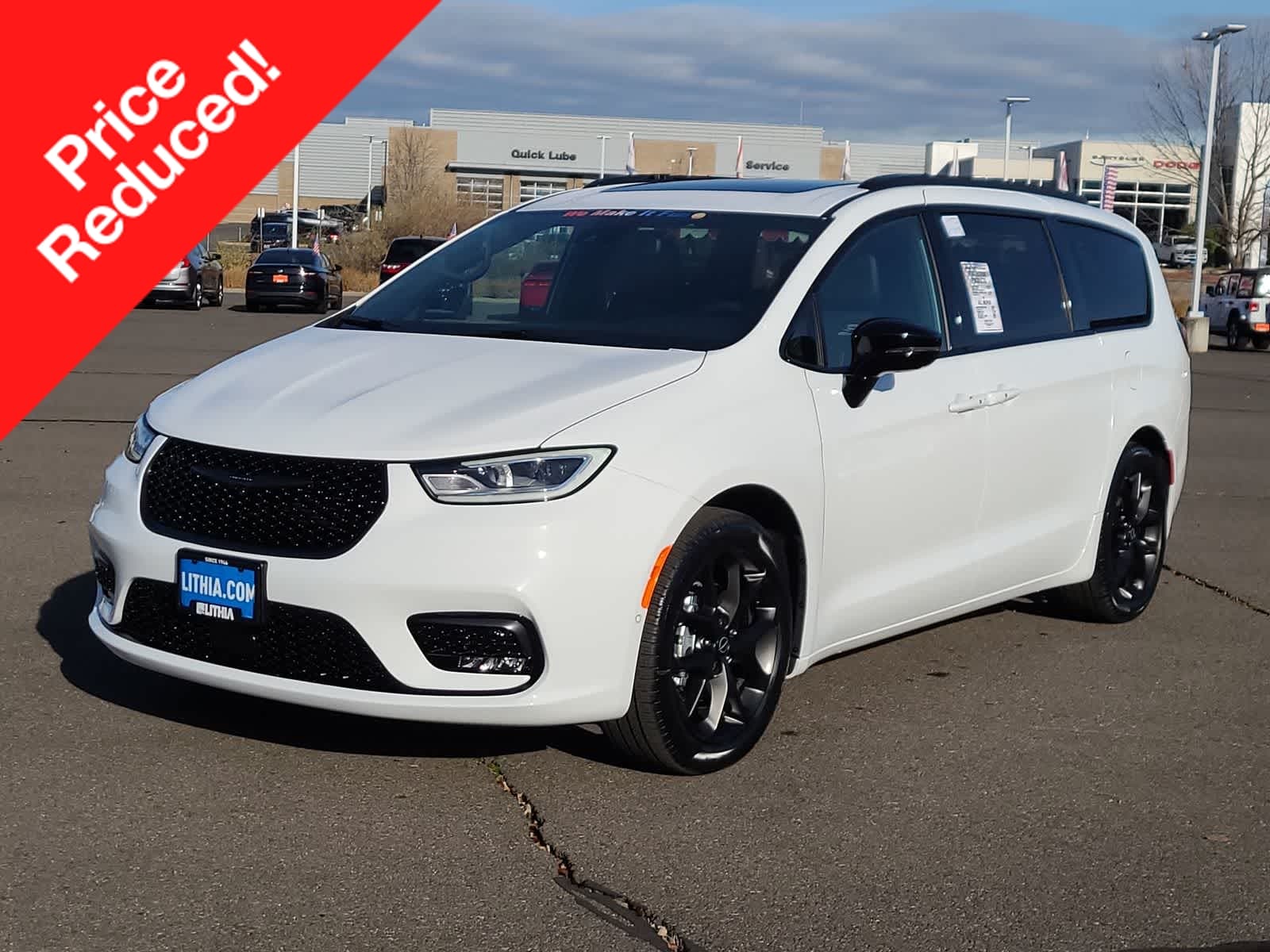 2026 Chrysler Pacifica Limited's photo