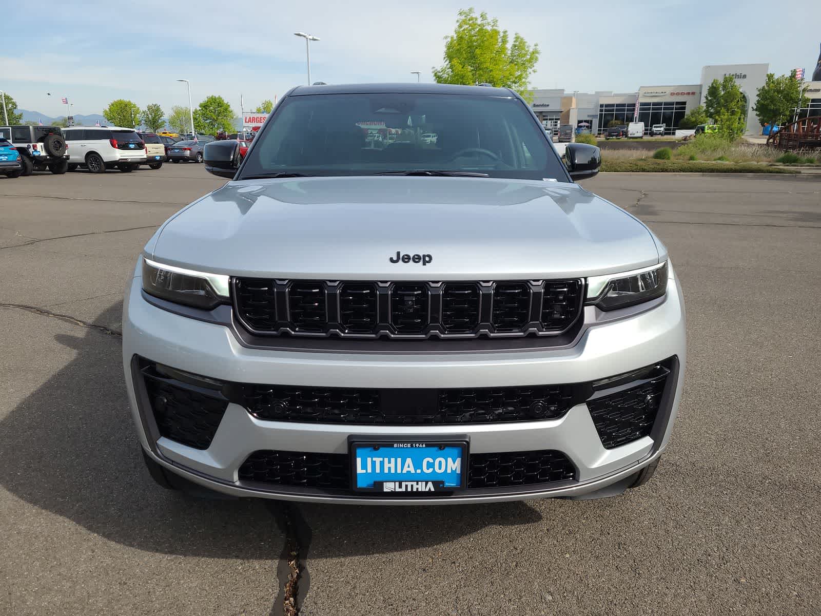 Thumbnail: 2026 Jeep Grand Cherokee - 14