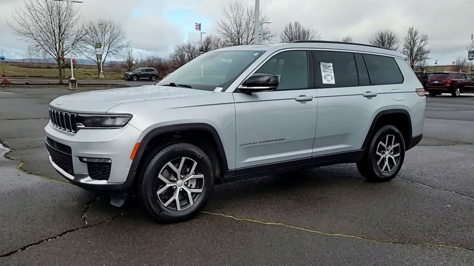 Thumbnail: 2024 Jeep Grand Cherokee L - 4