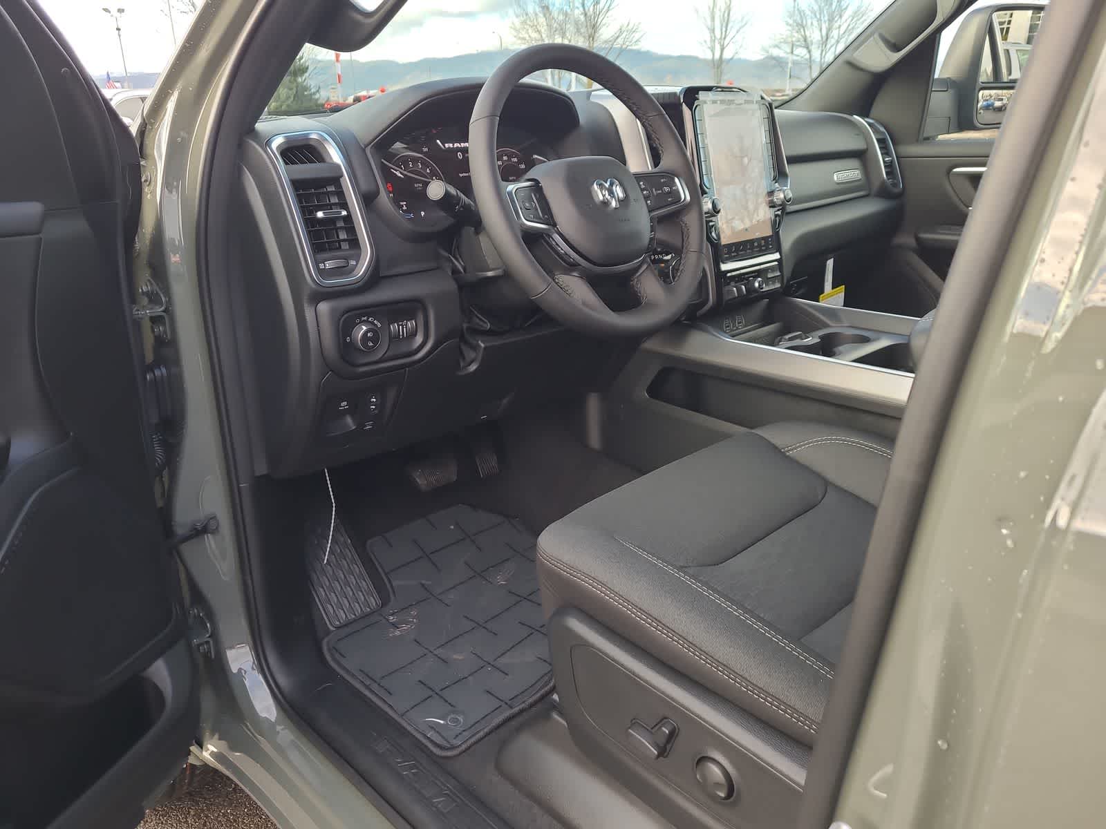 Thumbnail: 2026 RAM 1500 - 10