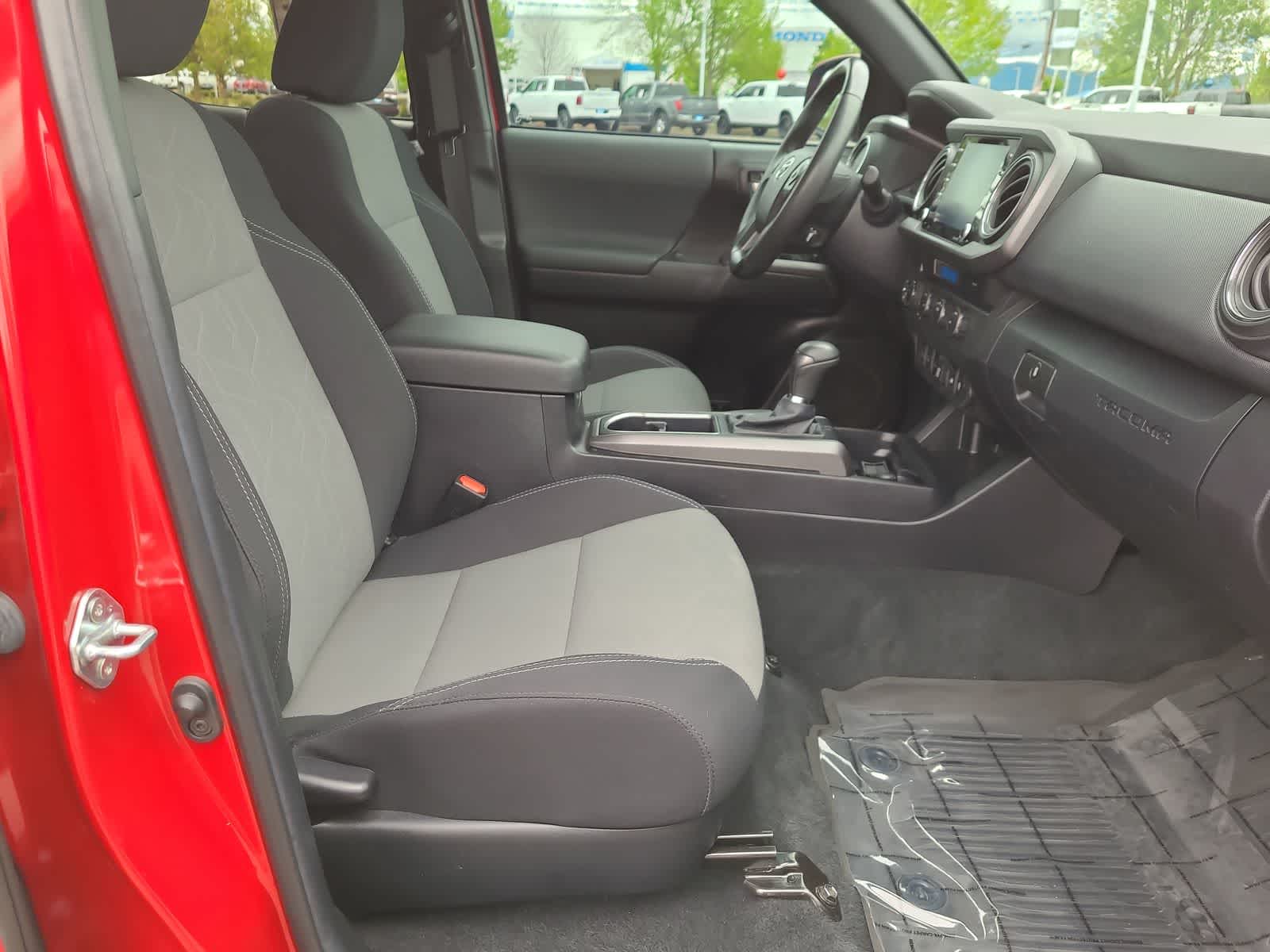 Thumbnail: 2022 Toyota Tacoma - 22