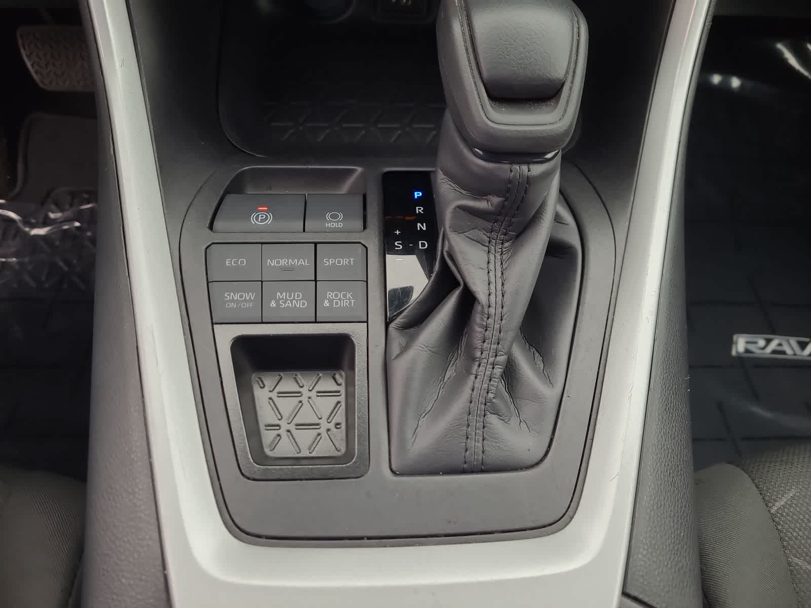 Thumbnail: 2024 Toyota RAV4 - 25