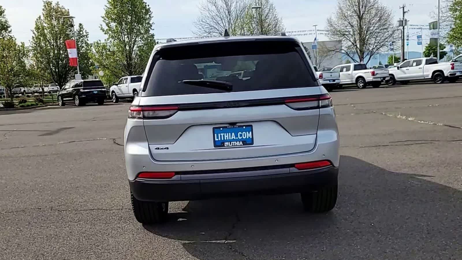 Thumbnail: 2026 Jeep Grand Cherokee - 7