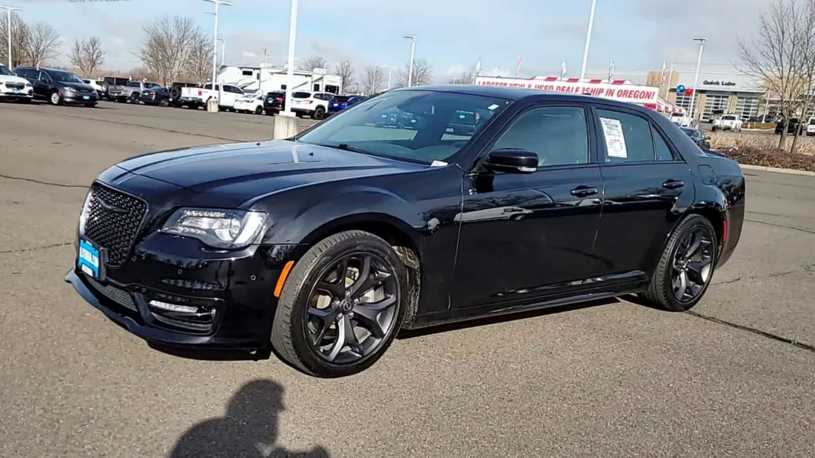 Thumbnail: 2022 Chrysler 300 - 4