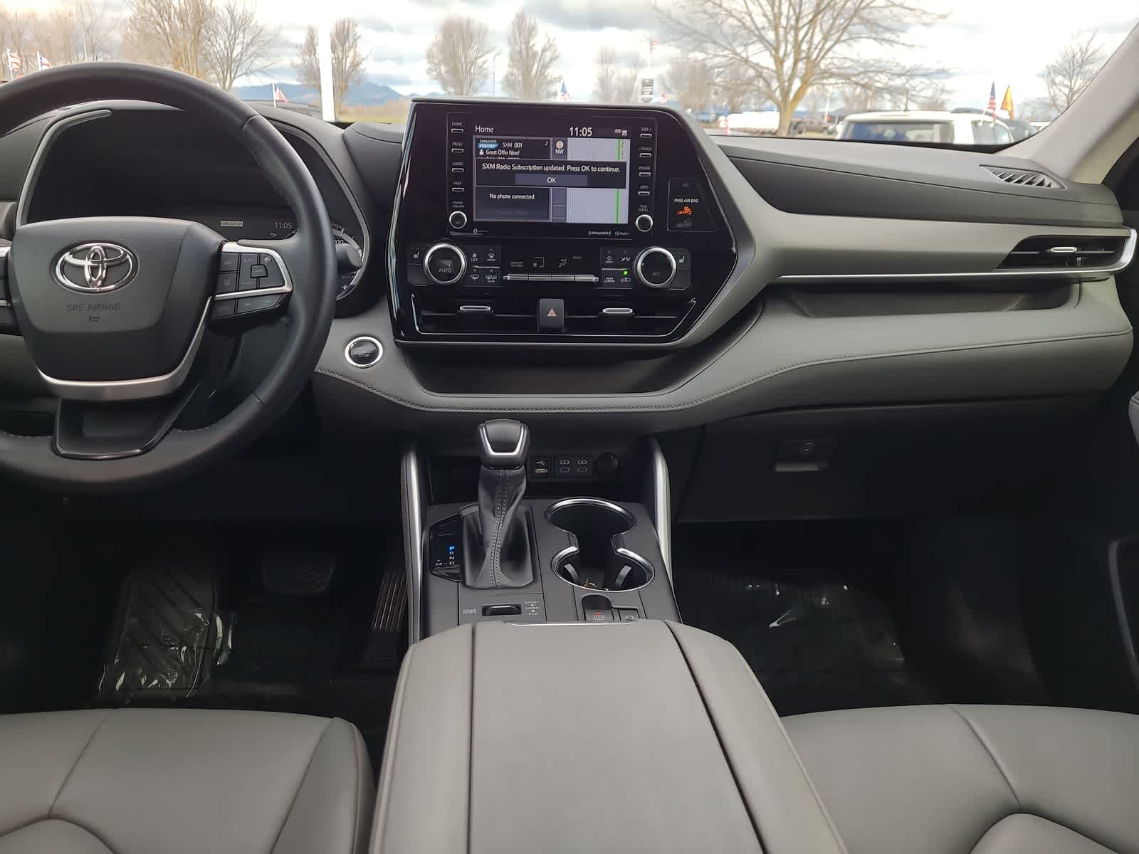 Thumbnail: 2022 Toyota Highlander - 18