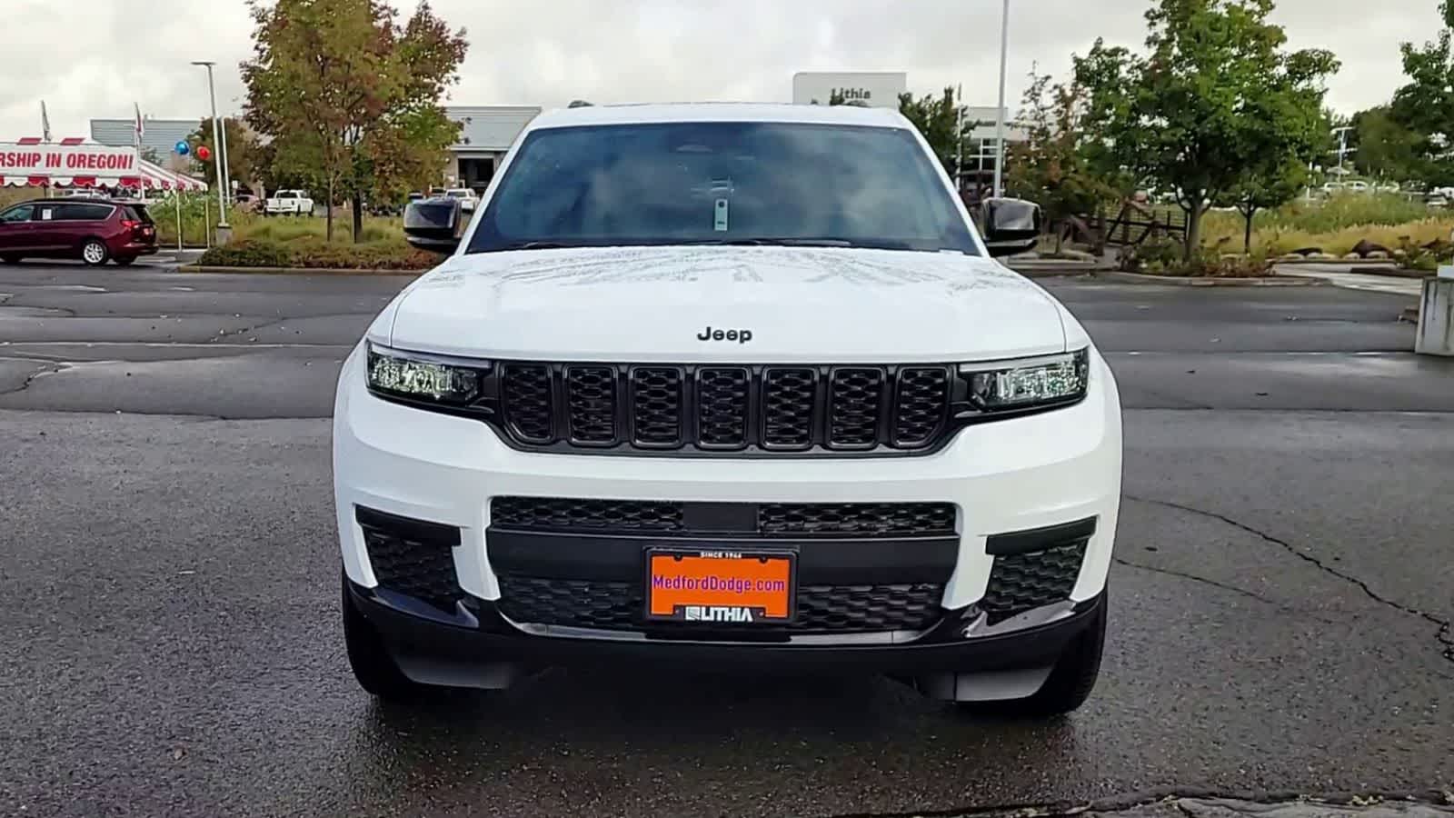 Thumbnail: 2025 Jeep Grand Cherokee - 3