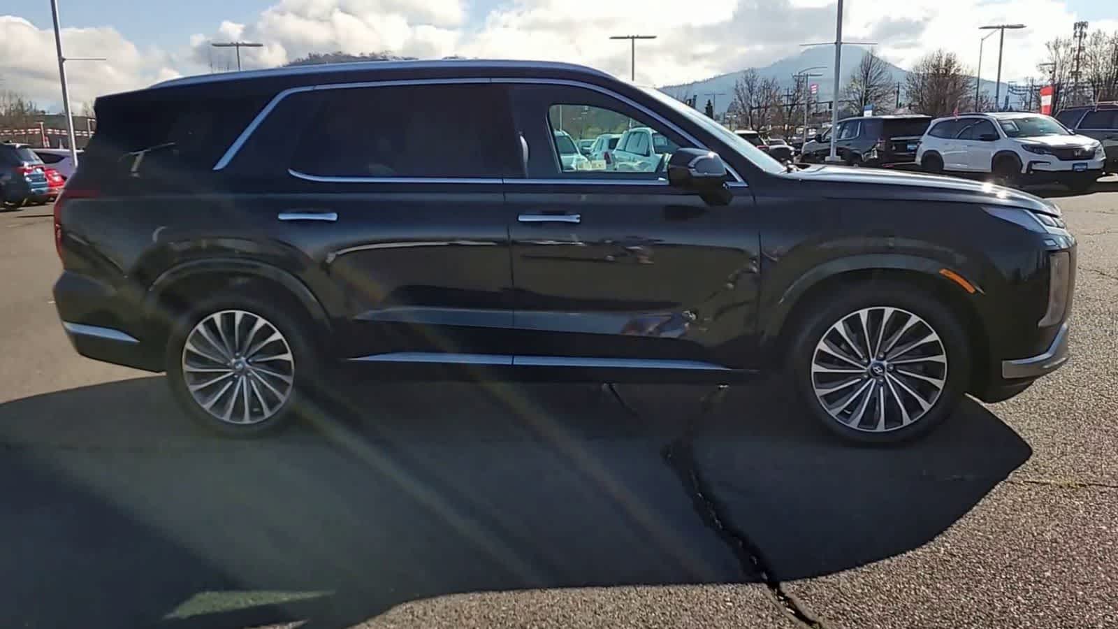 Thumbnail: 2025 Hyundai Palisade - 9