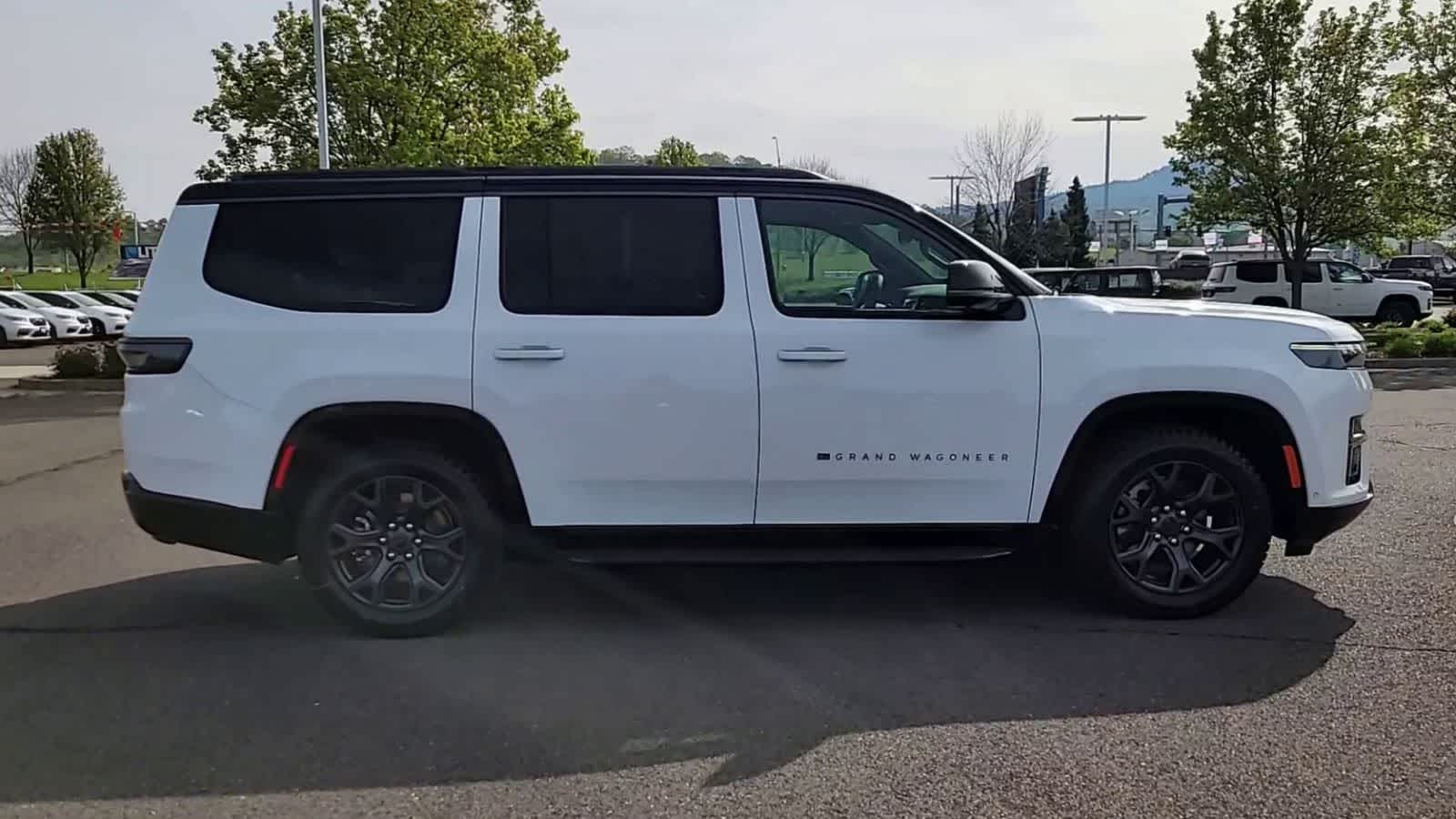 Thumbnail: 2026 Jeep Grand Wagoneer - 9