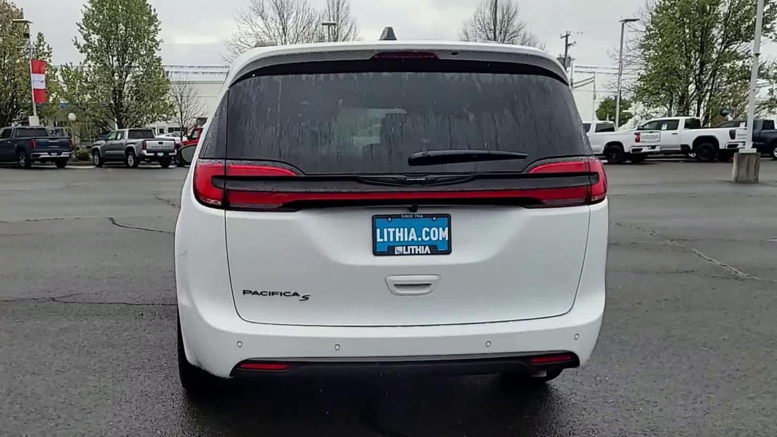 Thumbnail: 2026 Chrysler Pacifica - 7