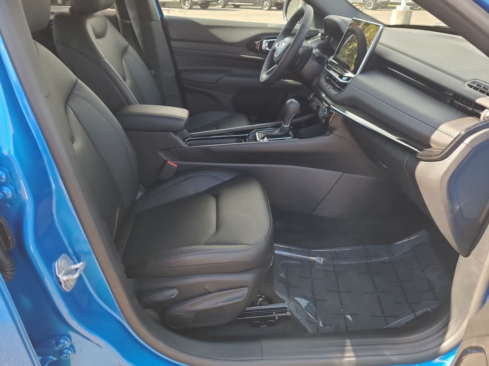 Thumbnail: 2025 Jeep Compass - 22